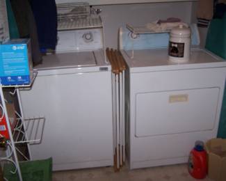 WHIRLPOOL WASHER & ELECTRIC DRYER