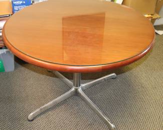 Item 21 Conf Table Metal Pedestal