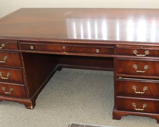 Item 10 Traditional Mahogany Desk