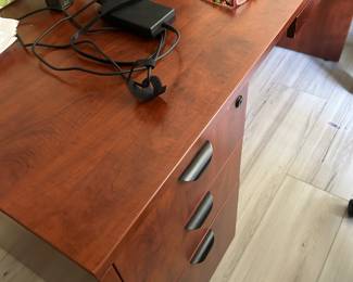Office desk w file cabinets