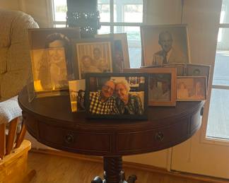 Vintage Duncan Phyfe accent table