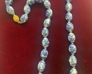 Marvelous Chinese blue/white hand knotted porcelain necklace 