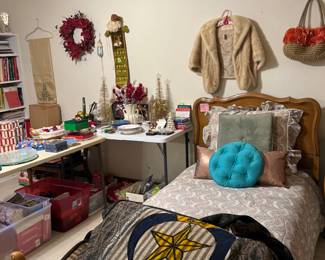 Christmas, mink, Shriner textile, twin bed