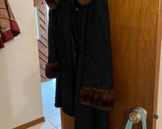 Lambs wool coat with mink collar