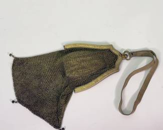 1920s Art Deco woman's chain mesh purse with Jean Hathaway compact inside