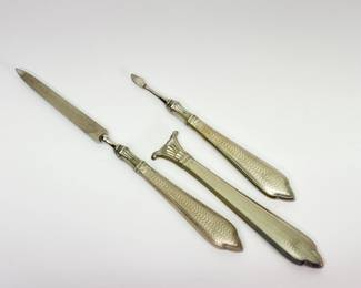 Another view of vintage Art Deco manicure set
