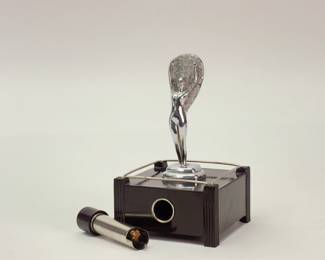 Another view of Art Deco era Silent Flame Table Lighter by Parker of London