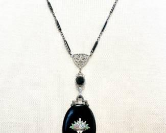 Wonderful Art Deco pendant necklace with enameled link chain