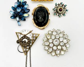 Fantastic vintage brooches and pins