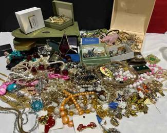 Huge Fashion Jewlery Mystery Lot