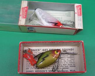 Lot 53. Heddon 2 5/8" Firetail Sonic with papers in a box marked 938 5 Y RH. Heddon 2" Super Sonic with papers in a box marked 9385 RH.