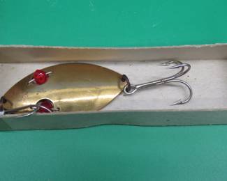 Lot 268. Hofschneider Red Eye Wiggler in a black box and a Pflueger Chum Spoon No. 7175 in a box with papers