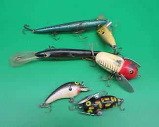 Lot 214. Bag O' Baits: 1 3/4" Dipsy Doodle, Two Smithwick Rogues, Heddon Crazy Crawler, Heddon Tiny Crazy Crawler, and more