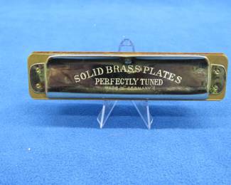 Lot 272. Schunk? Marimba tremolo double octave A440 harmonica.