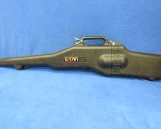 Lot 19. Kolpin gun case 