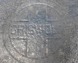 Lot 324. 10" Griswold {#}8 cast iron pan