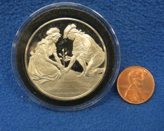 Lot 96. 1976 Postmasters of America sterling silver medallion. 24.6 grams.