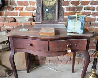 Curved Desk 