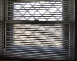 MINI BLINDS