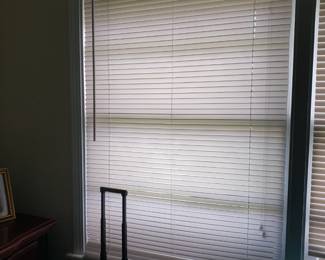 MINI BLINDS