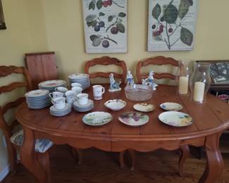 FRENCH PROVINCIAL STYLE TABLE AND CHINA