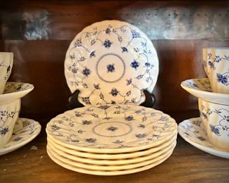  Churchill "Finlandia" china set.