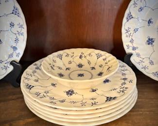  Churchill "Finlandia" china set.