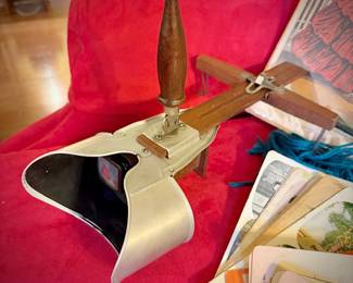 Antique stereoscope viewer and cards