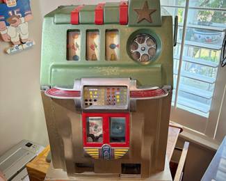 1930s/1940s Pace Star nickel coin slot machine - in good working condition