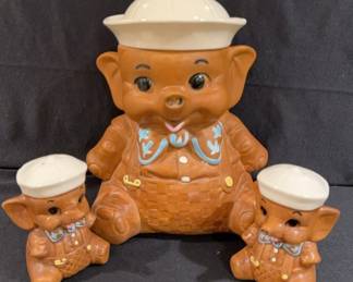 Vintage Twin Winton Cookie Jar And Salt And Pepper Shakers