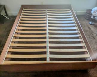 Danish Torrig platform bed