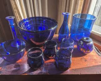 French Aroroc cobalt mixing bowls, Buzz Williams art glass
