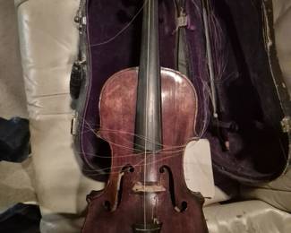 Antique violin