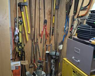 Axes and Yard Tools Vintage Outboard motor New Soaker hoses