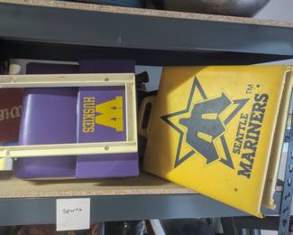 Vintage Stadium seats Huskies and Mariners