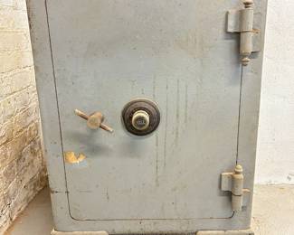 Yale safe