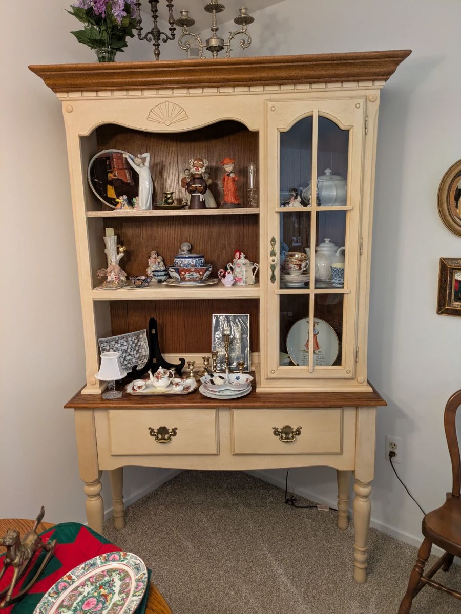 Dinning Hutch
