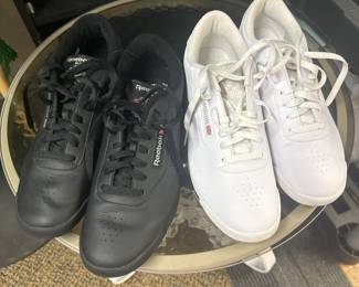 Classic Reeboks size 11