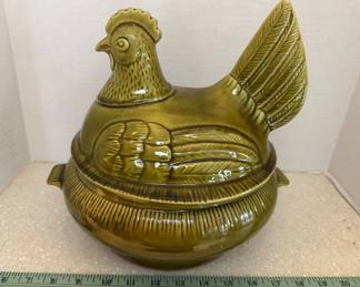 Vintage hen on nest soup tureen, Calif USA pottery