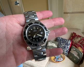 Vintage Omega Professional Seamaster 200m (needs battery)
