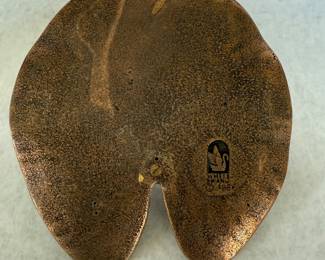 Bronze frog & lily pad sundial sculpture