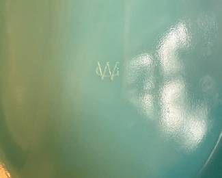 Vintage Westmoreland hen on nest covered dish