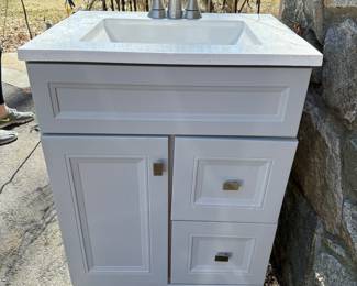 Vanity w/sink