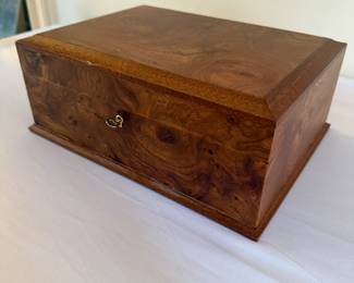 "Agresti" burled wood jewelry box