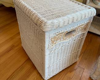 Wicker hamper