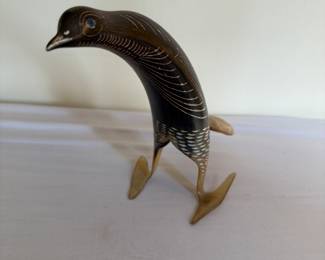 Bird sculpted from horn