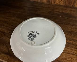 Villeroy & Boch Yorkshireware Fruit-Themed Serving Bowl & Fruit Bowls
