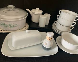 CT703Corning Ware And Soup