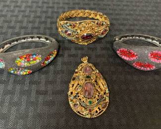 CT724Vintage Bracelets And Pendant