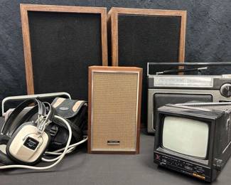 CT656Vintage Electronics Mystery Lot